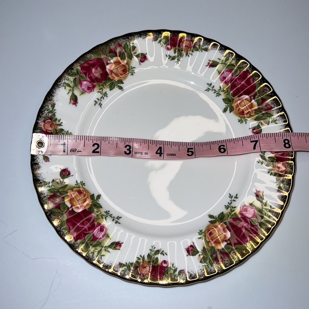SALAD / DESERT PLATE OLD COUNTRY ROSES ROYAL ALBERT BONE CHINA ENGLAND 1962 VTG - Picture 8 of 12